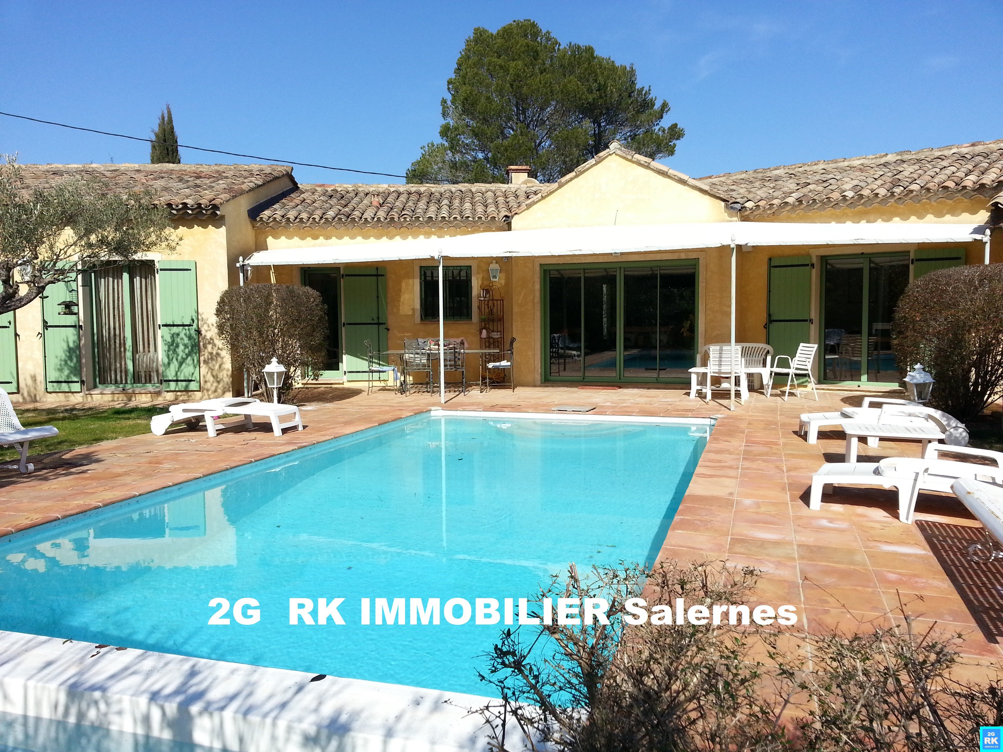 Salernes villa d’architecte 210 m² avec piscine.